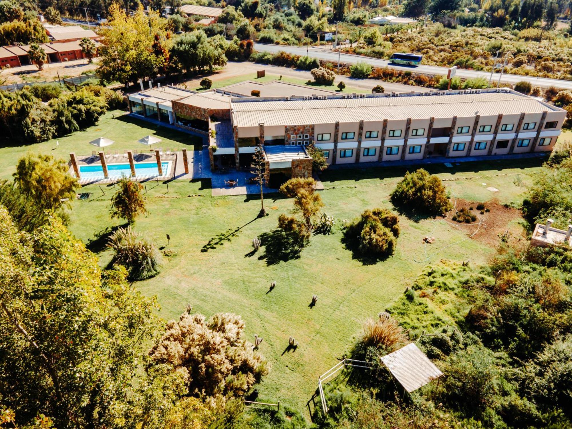 Hotel Limari Овалье Экстерьер фото